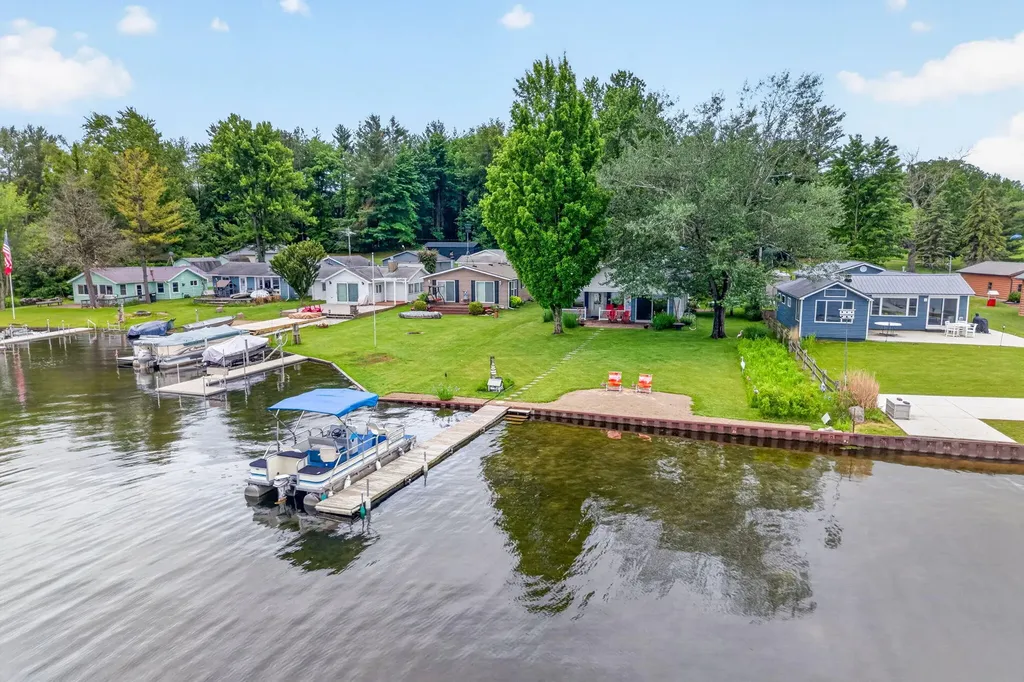 5420 Timberbend Road Orient Township MI 49679