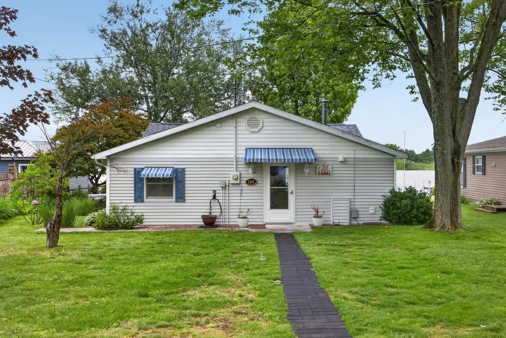 5420 Timberbend Road Orient Township MI 49679