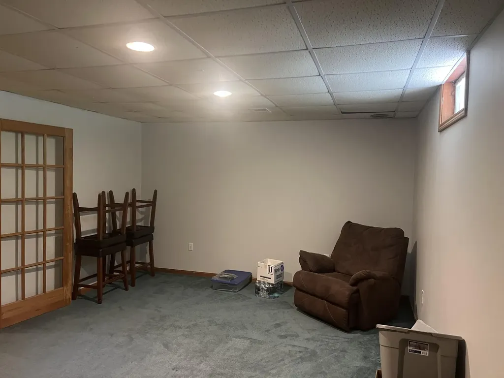 9880 S Spruce Avenue Unknown City MI 49337