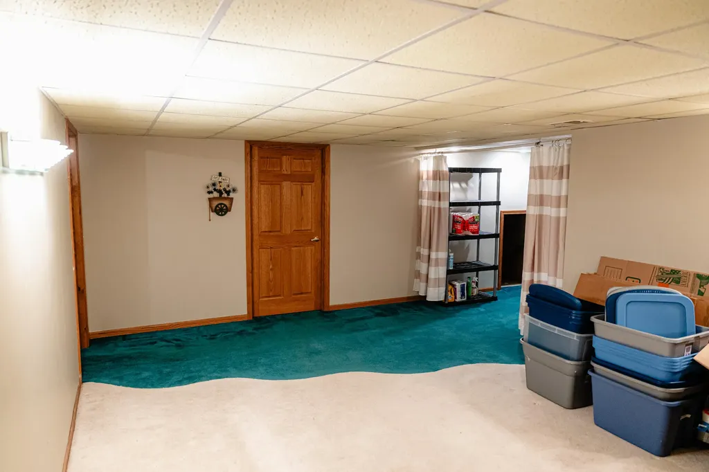 9880 S Spruce Avenue Unknown City MI 49337