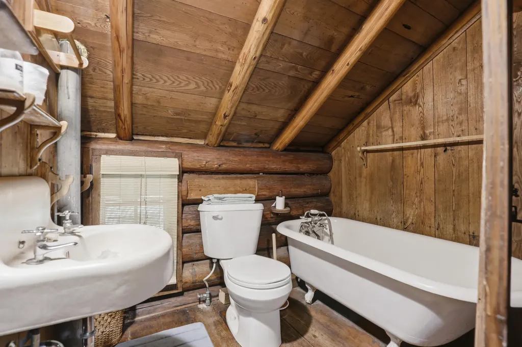 6378 S Mac Road Lake Township MI 49304