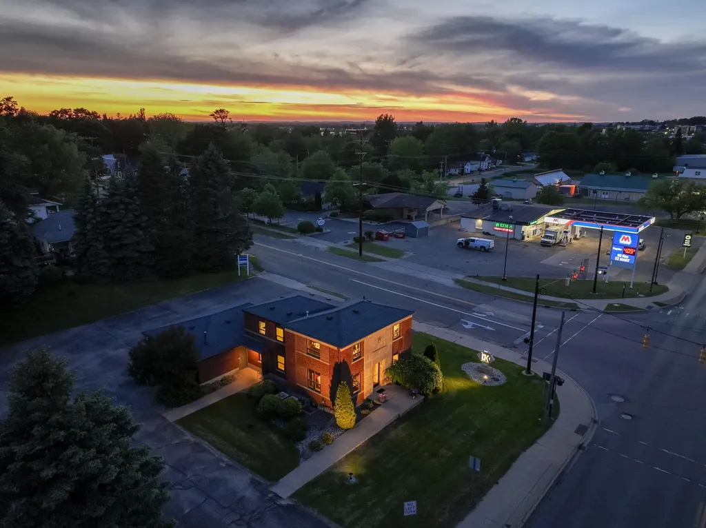 1104 S Mitchell Street Cadillac City MI 49601