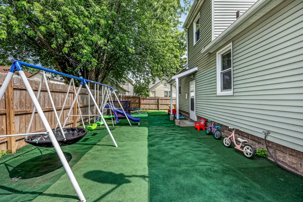 1451 Barclay Street Muskegon City MI 49441