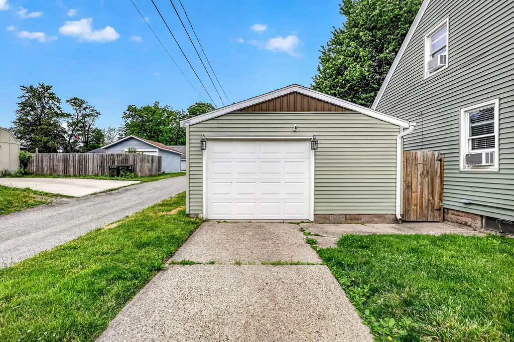 1451 Barclay Street Muskegon City MI 49441
