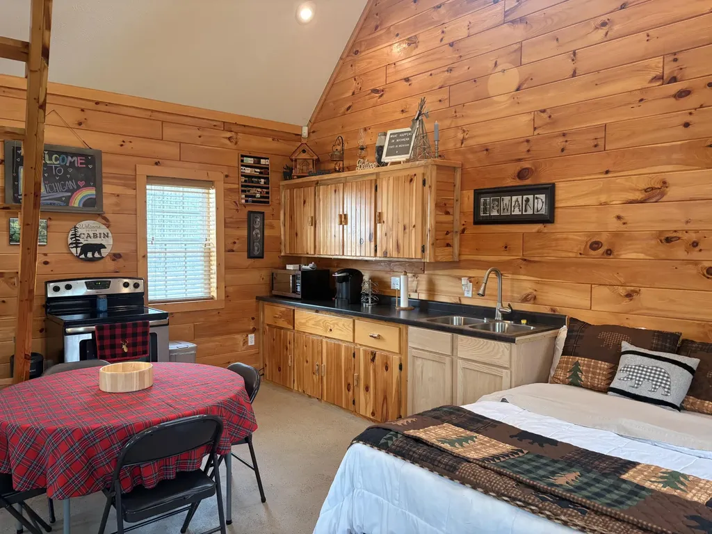 5962 11 Mile Road Beaver Township MI 49309