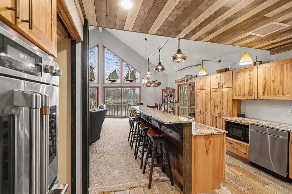8906 E Spring Hill Drive Newfield Township MI 49421