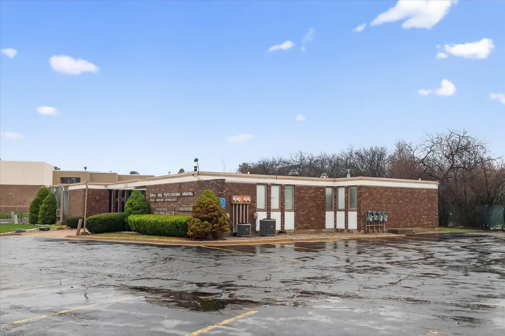 2426 Burton Street SE Grand Rapids City MI 49546