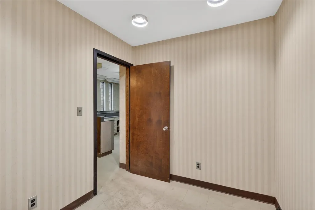 2426 Burton Street SE Grand Rapids City MI 49546
