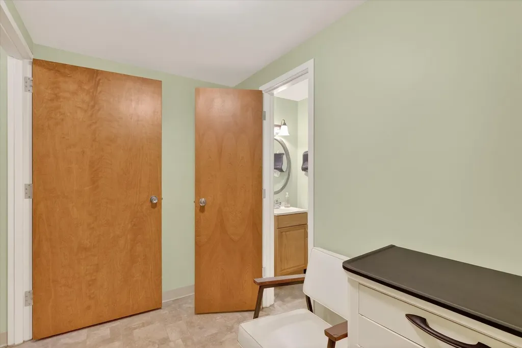 2426 Burton Street SE Grand Rapids City MI 49546