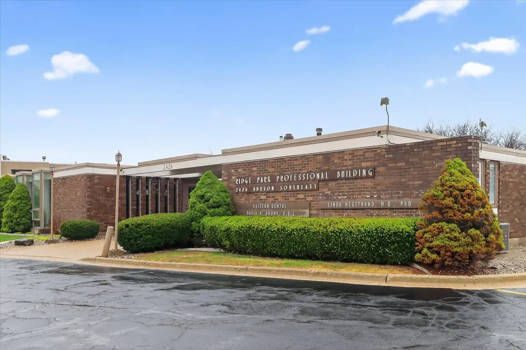 2426 Burton Street SE Grand Rapids City MI 49546