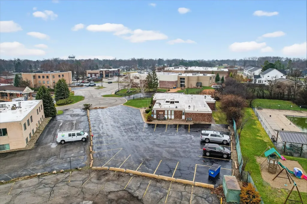 2426 Burton Street SE Grand Rapids City MI 49546