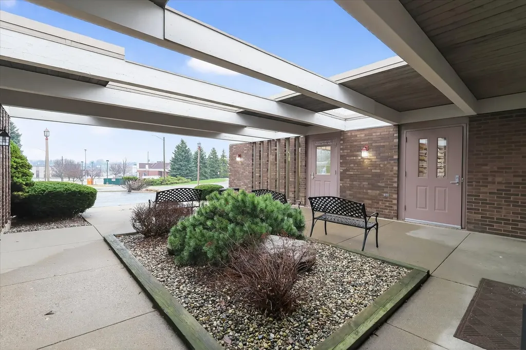 2426 Burton Street SE Grand Rapids City MI 49546