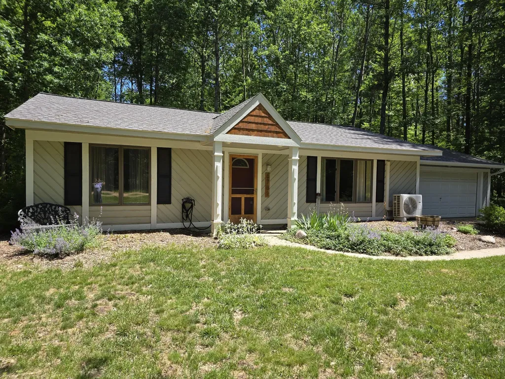 6782 White Pine Drive Morton Township MI 49346