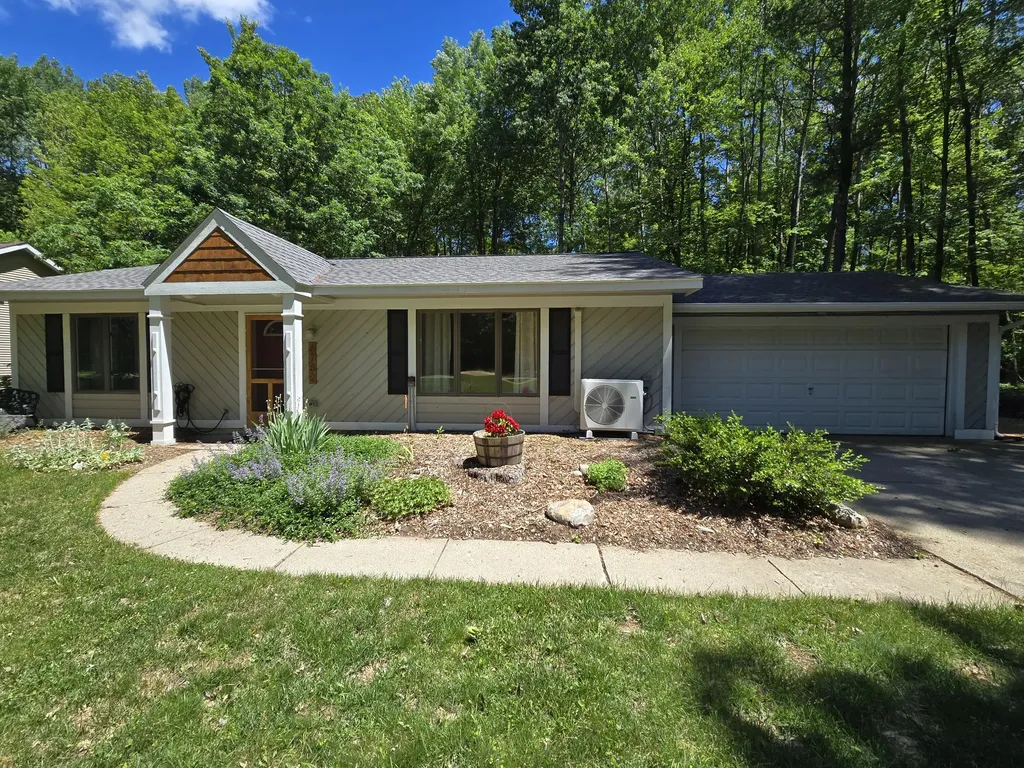 6782 White Pine Drive Morton Township MI 49346