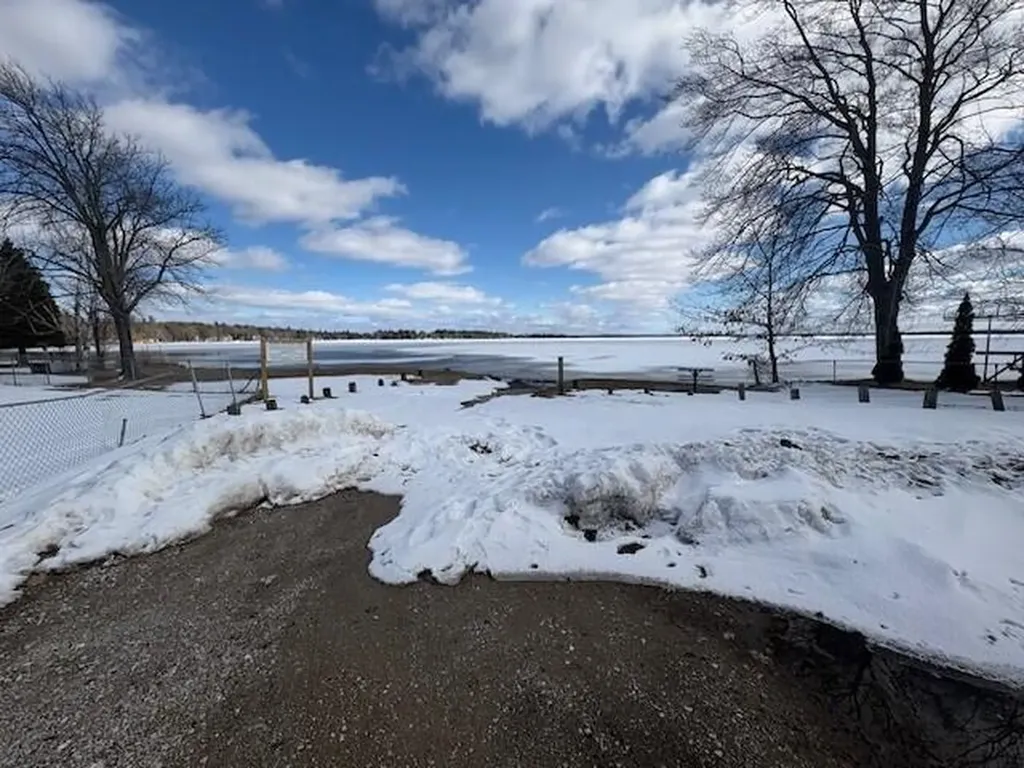 4811 S 33 1/2 Road Selma Township MI 49601