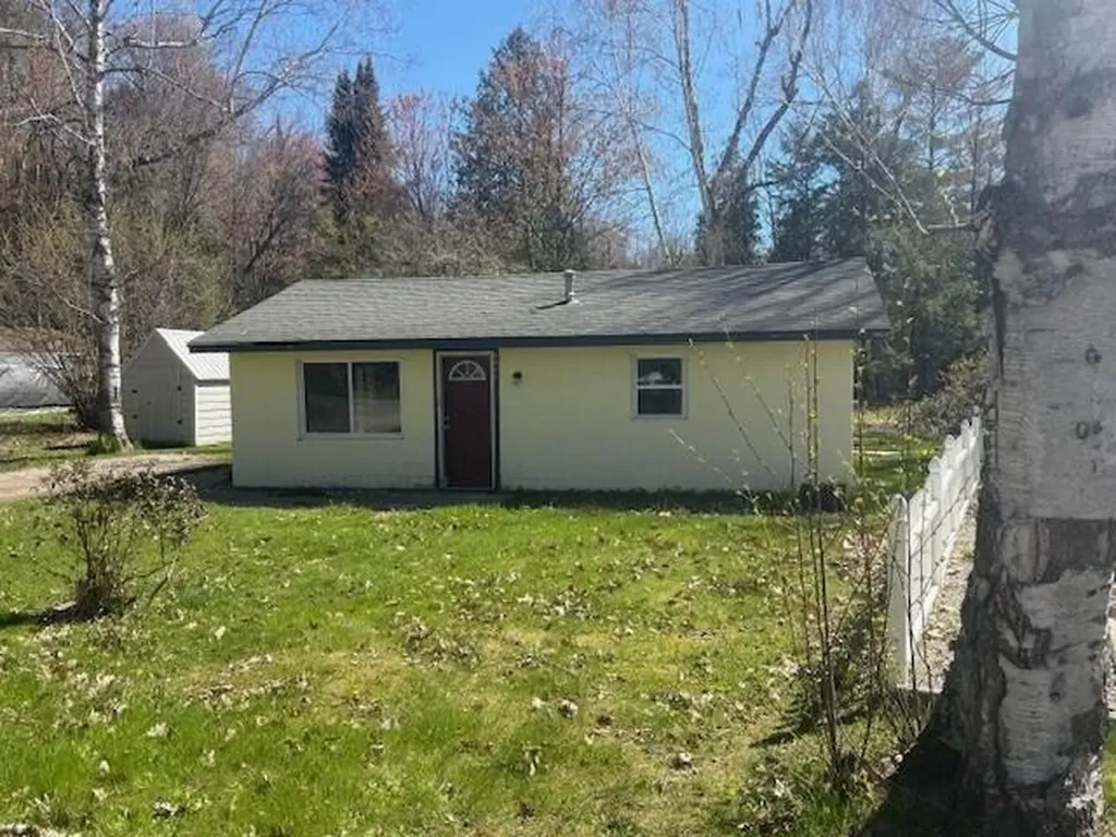 4811 S 33 1/2 Road Selma Township MI 49601
