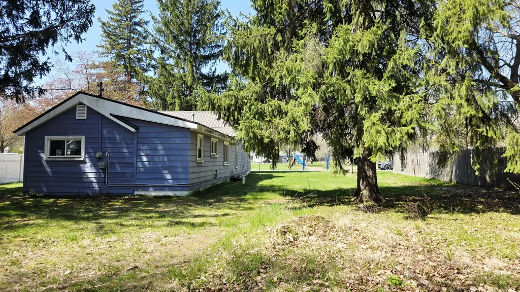 321 S 4th Street Unknown City MI 48829
