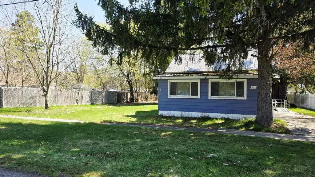 321 S 4th Street Unknown City MI 48829