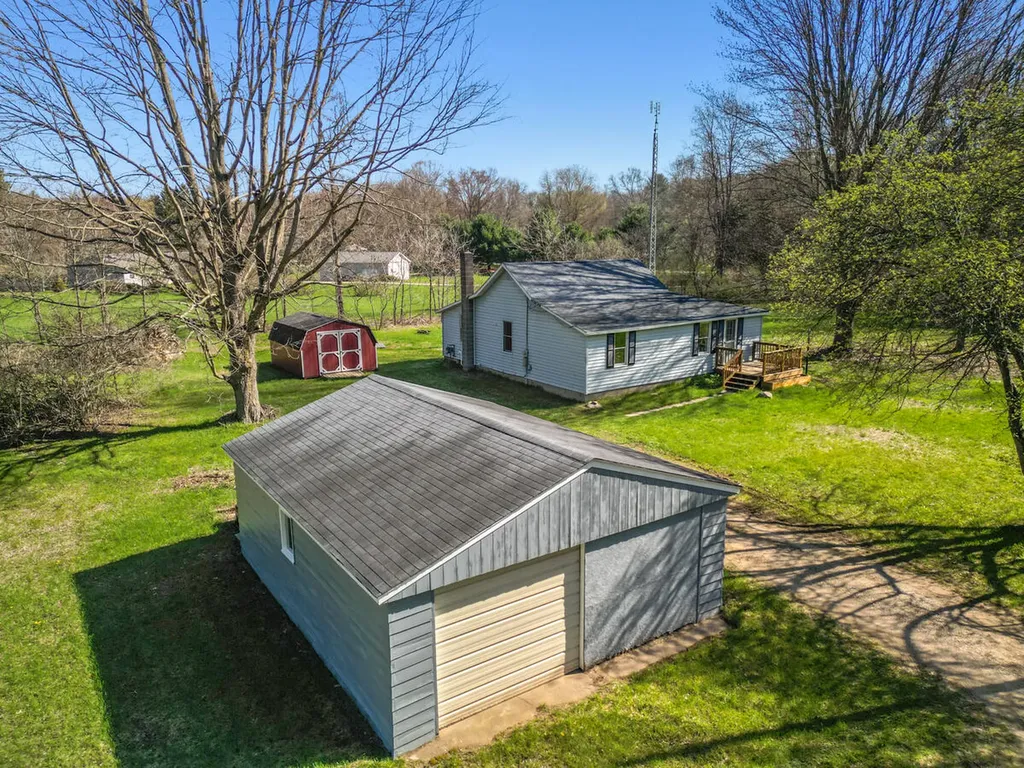 9080 Roosevelt Road Greenwood Township MI 49425