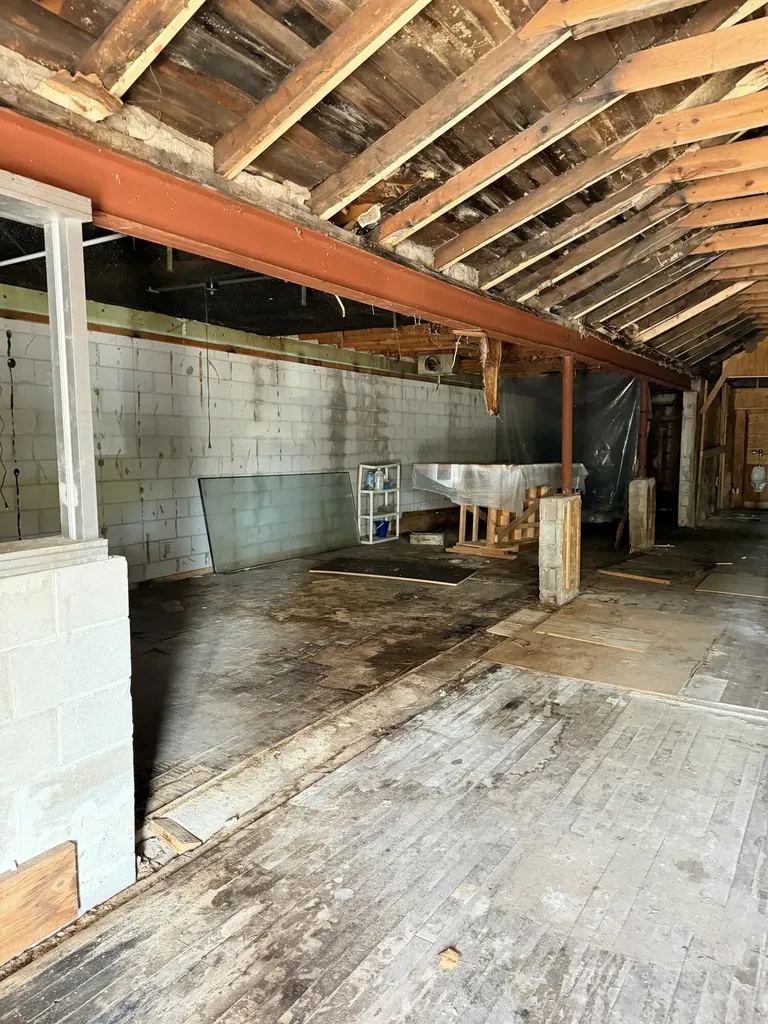 28 S Main NE Cedar Springs City MI 49319