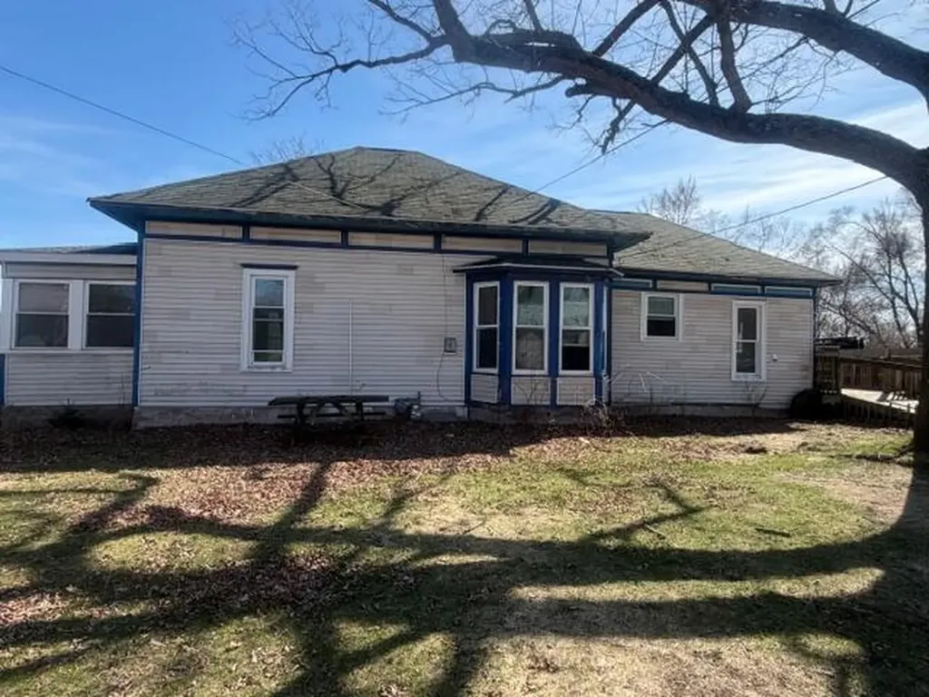 81 S Gibbs Street White Cloud City MI 49349