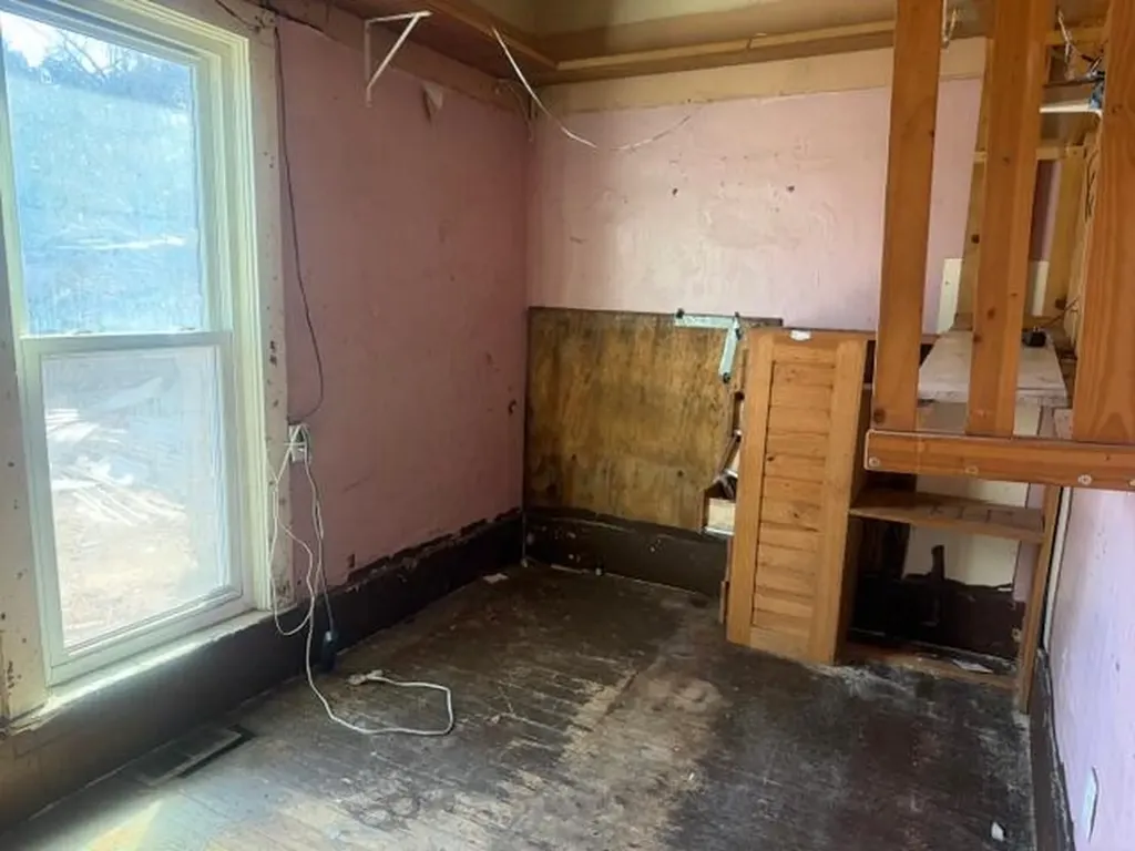 81 S Gibbs Street White Cloud City MI 49349