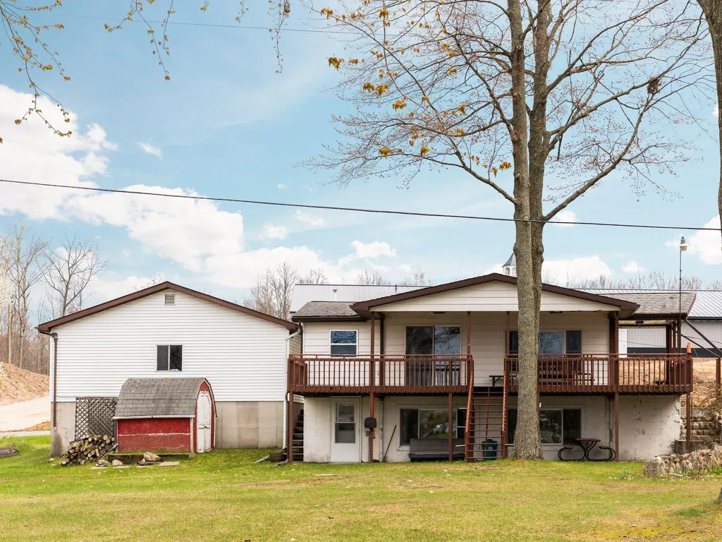 20041 E Chippewa Lake Drive Chippewa Township MI 49631