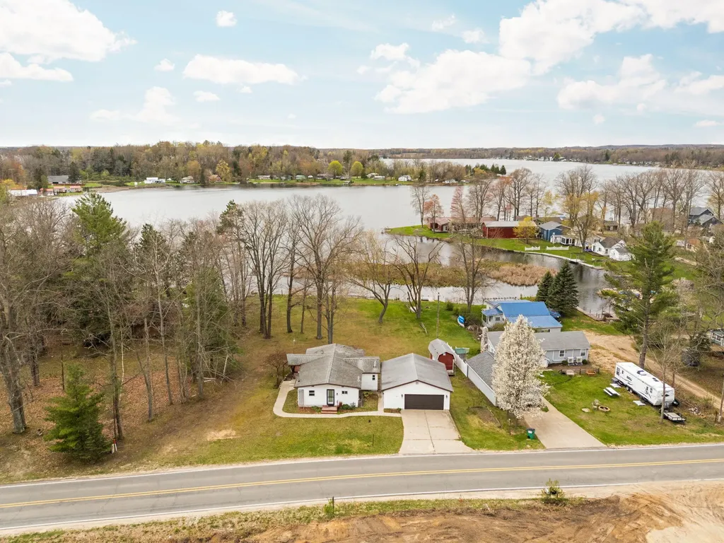 20041 E Chippewa Lake Drive Chippewa Township MI 49631