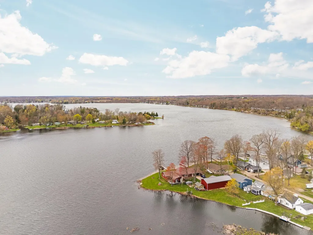20041 E Chippewa Lake Drive Chippewa Township MI 49631