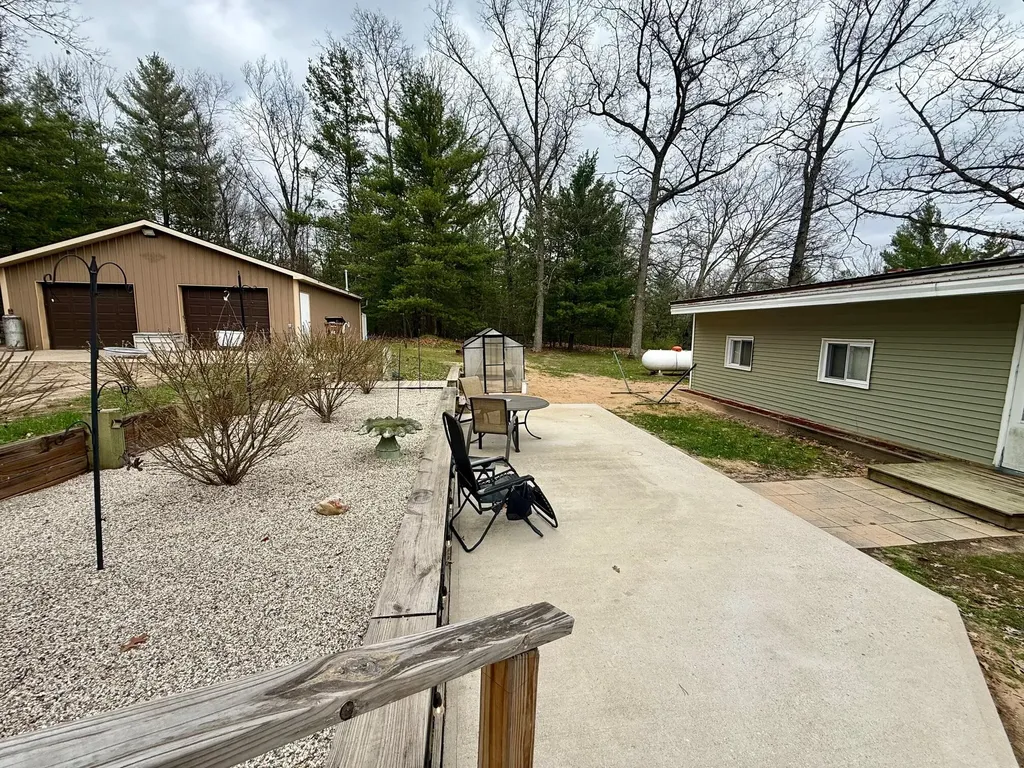 6090 W 76th Street Lake Township MI 49304
