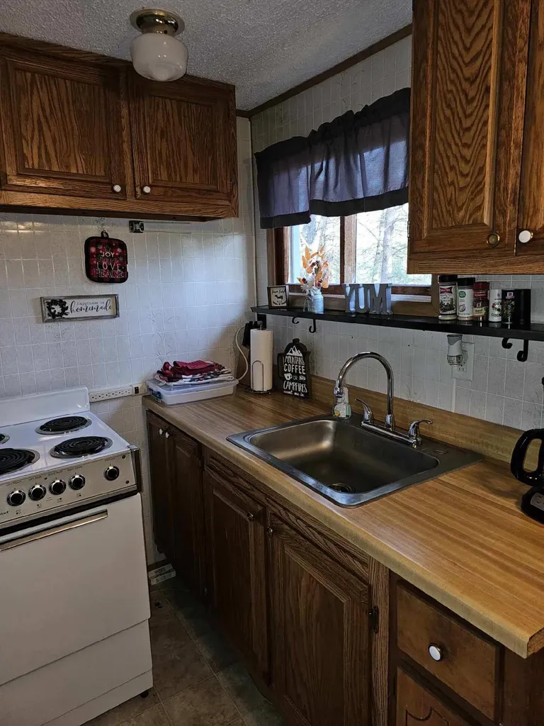 6090 W 76th Street Lake Township MI 49304