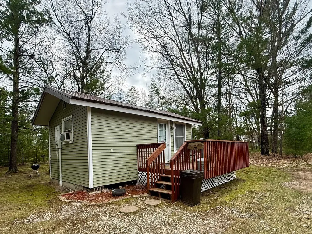6090 W 76th Street Lake Township MI 49304