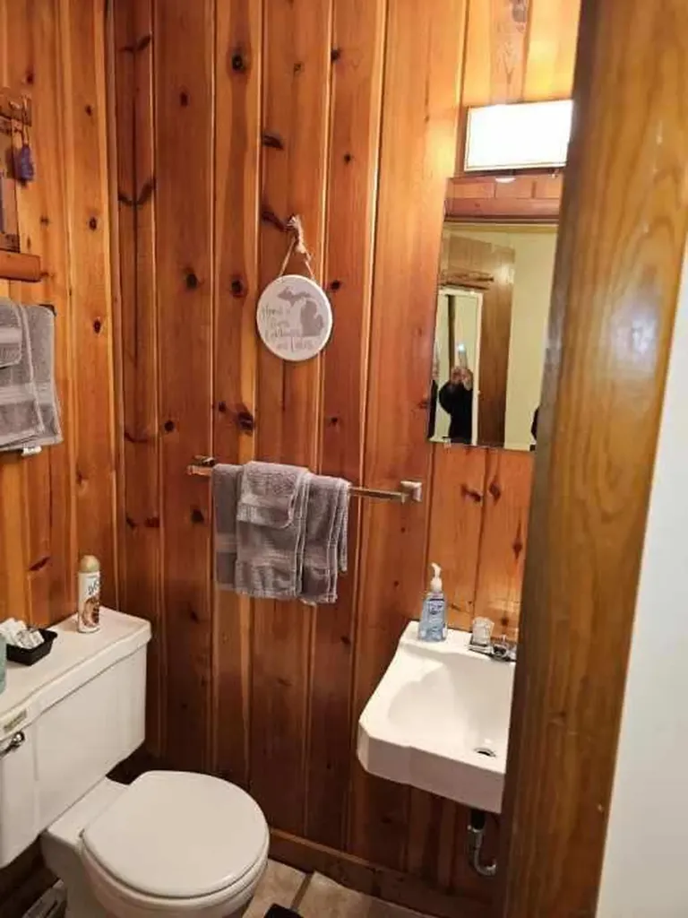 6090 W 76th Street Lake Township MI 49304