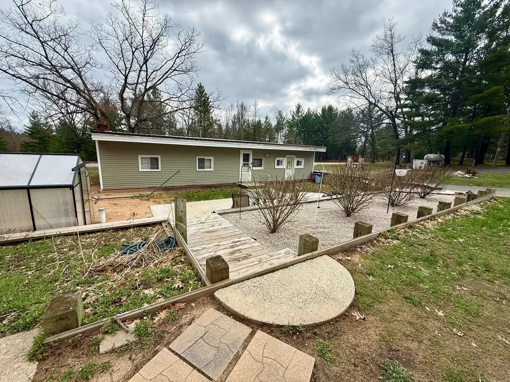 6090 W 76th Street Lake Township MI 49304