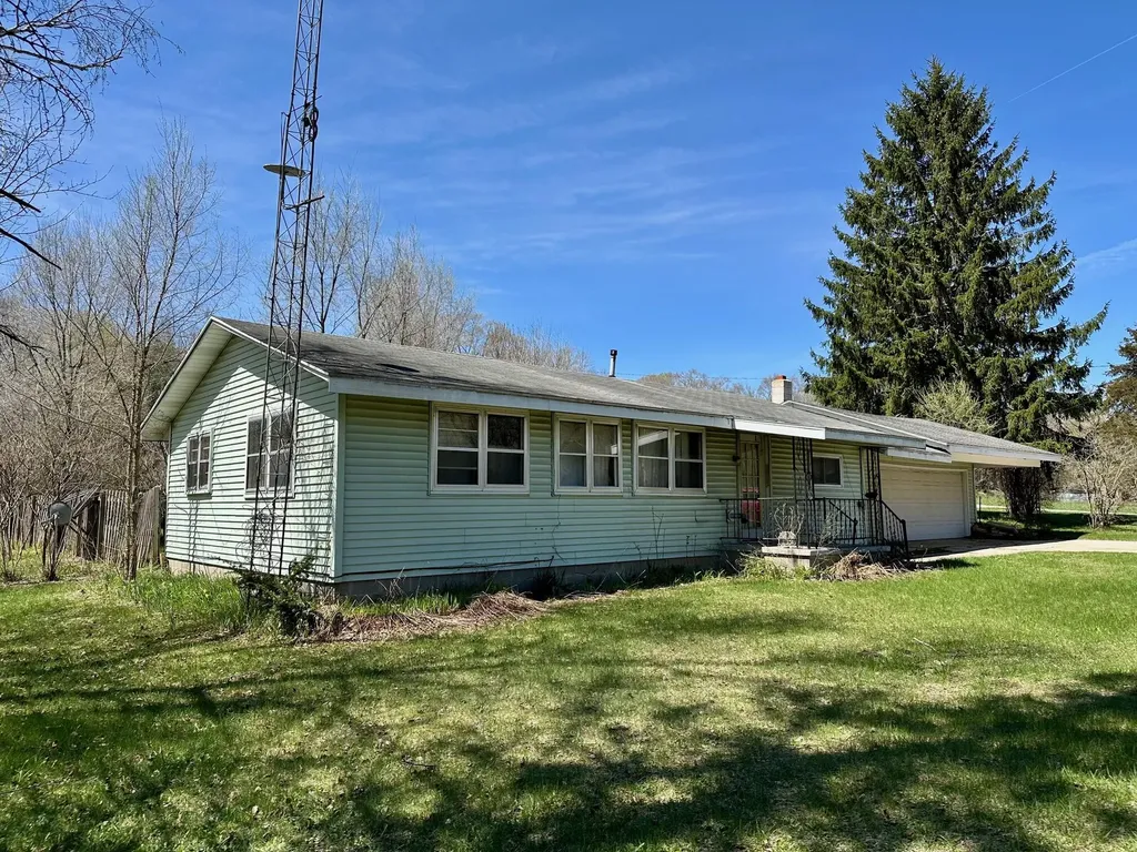 271 Mclaren Lake Road Hesperia Village MI 49421