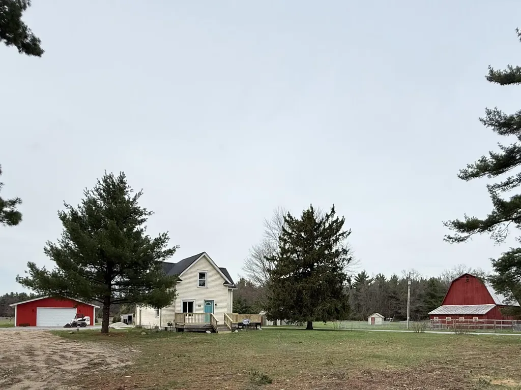 9363 E 56th Street E Croton Township MI 49337