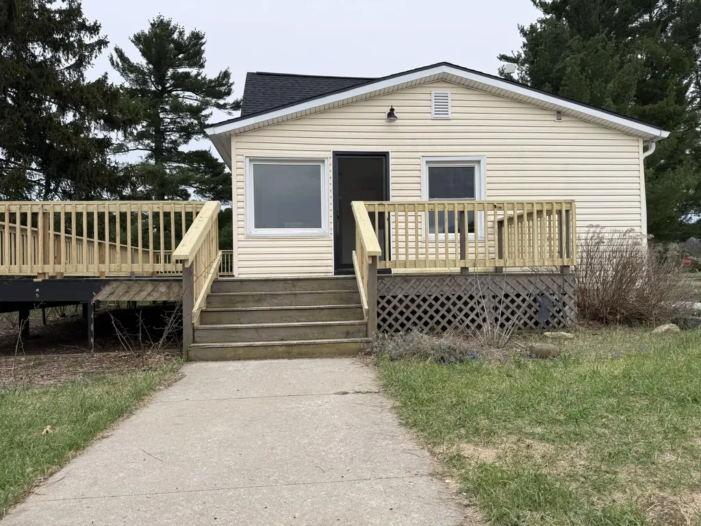 9363 E 56th Street E Croton Township MI 49337