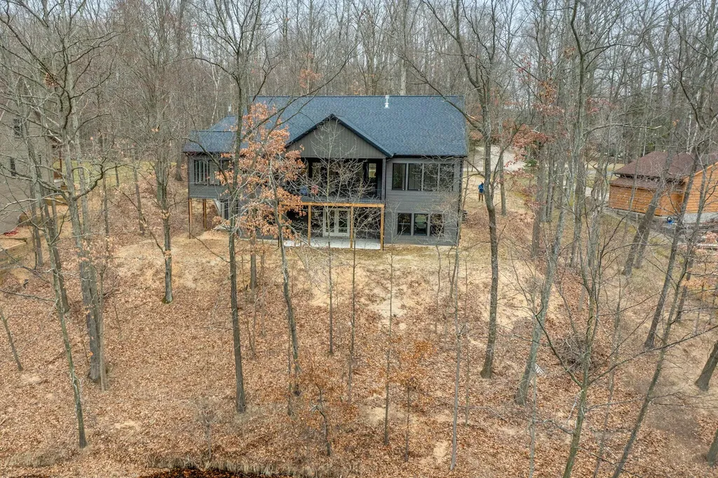 8670 N Island Drive Morton Township MI 49346
