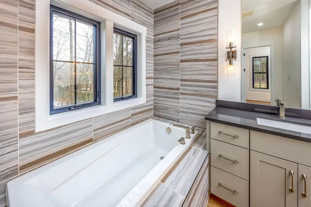 8670 N Island Drive Morton Township MI 49346