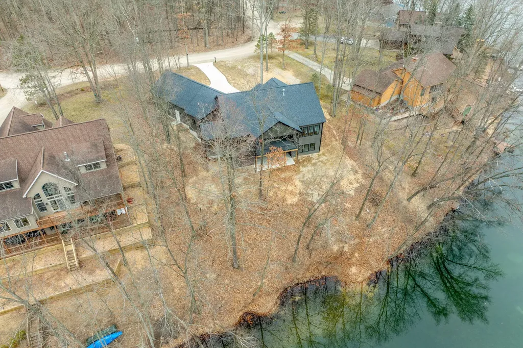 8670 N Island Drive Morton Township MI 49346