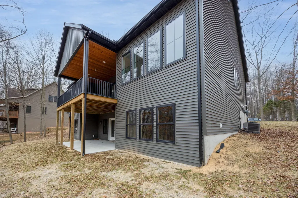 8670 N Island Drive Morton Township MI 49346
