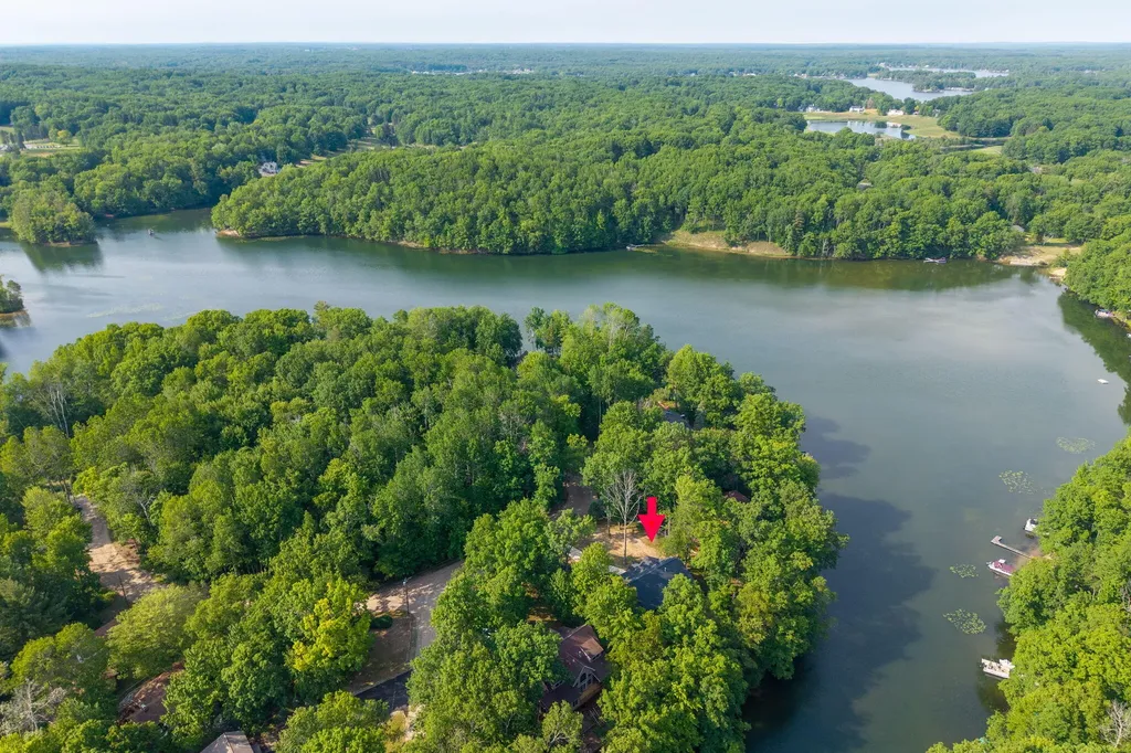 8670 N Island Drive Morton Township MI 49346