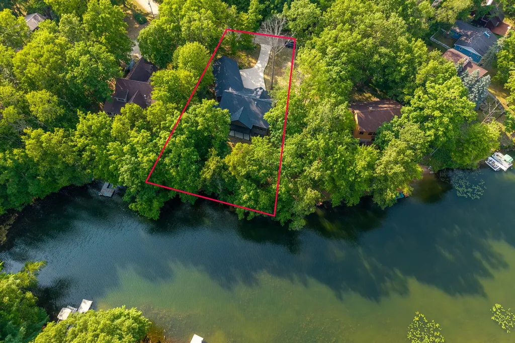 8670 N Island Drive Morton Township MI 49346