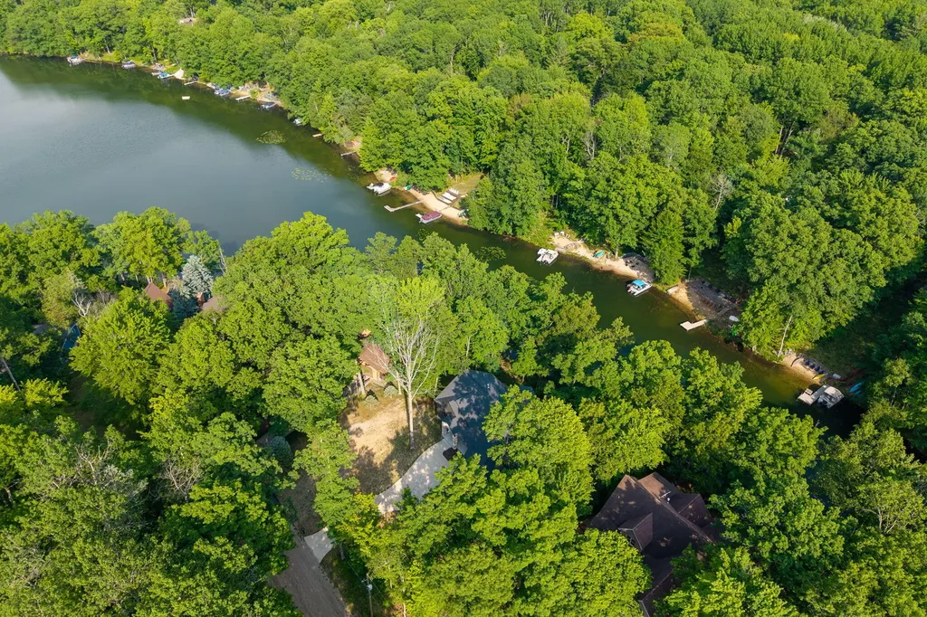 8670 N Island Drive Morton Township MI 49346