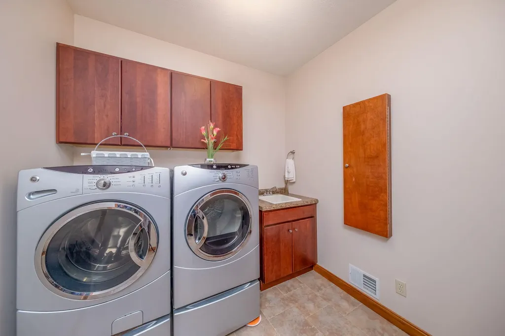 6511 Dublin Drive Morton Township MI 49346