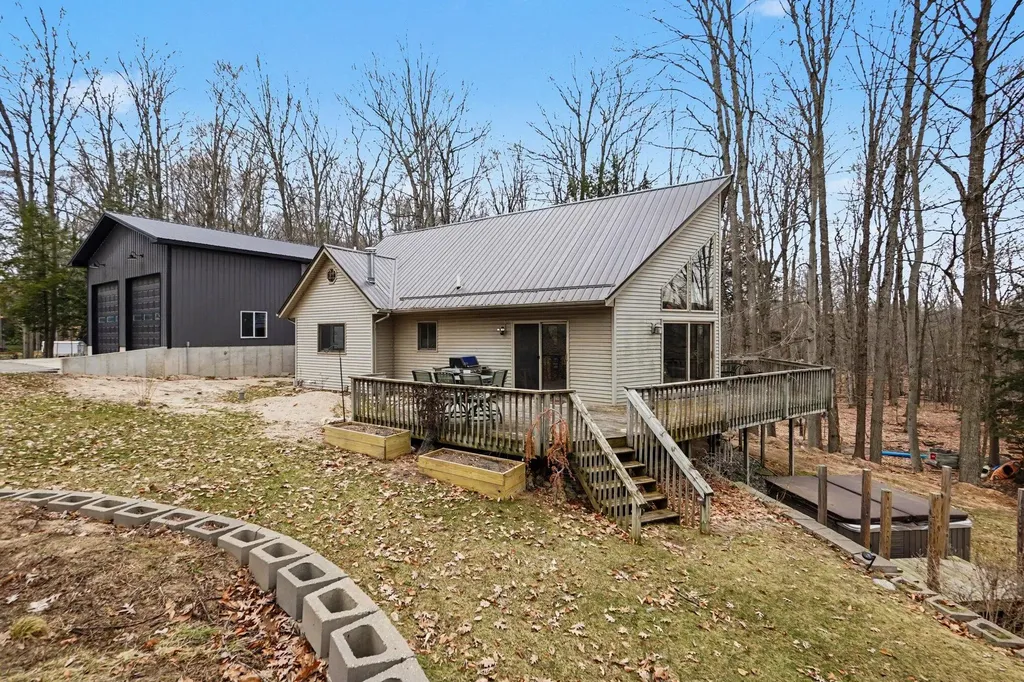 8906 E Spring Hill Newfield Township MI 49421