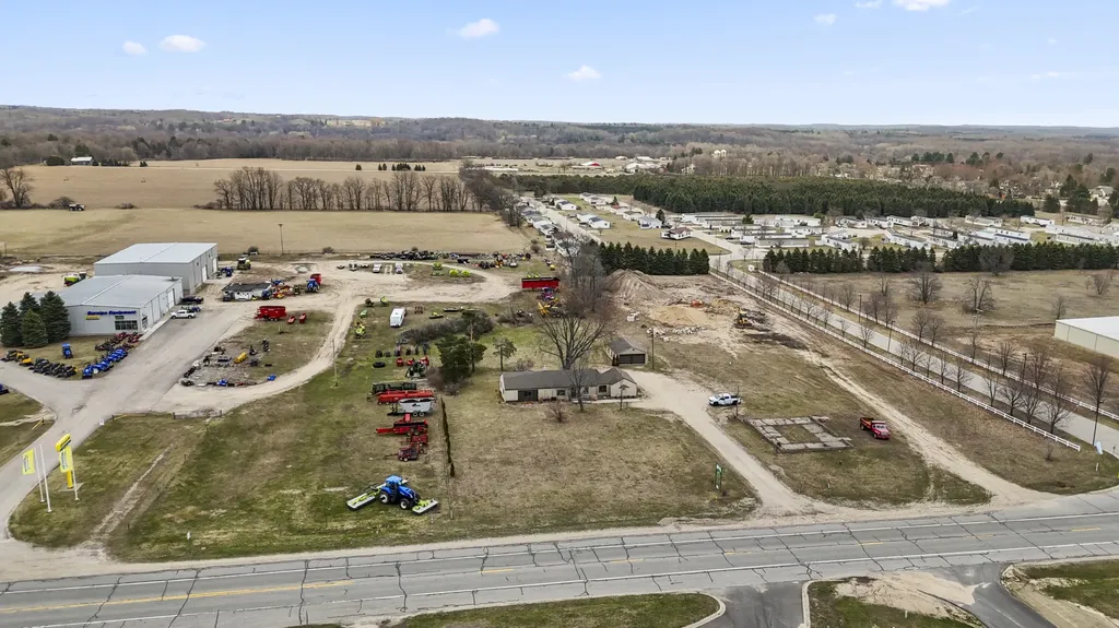 18554 Northland Drive Green Charter Township MI 49307