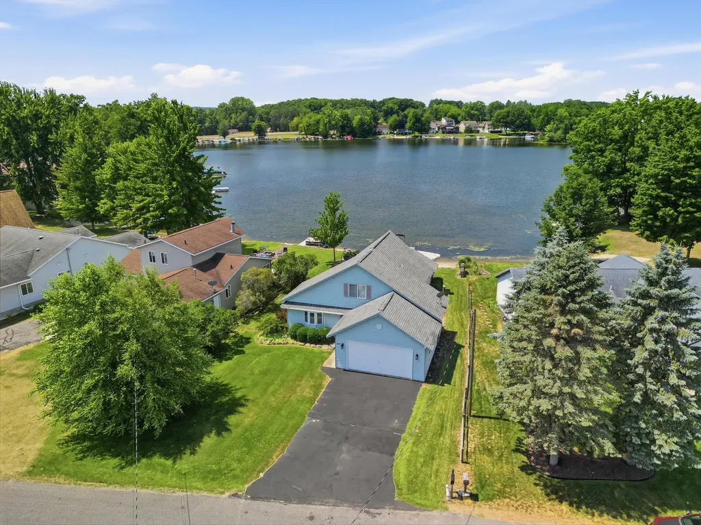 7201 Holiday Drive Morton Township MI 49346