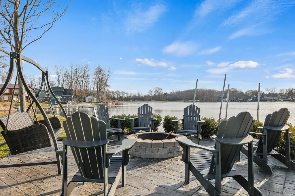 7201 Holiday Drive Morton Township MI 49346