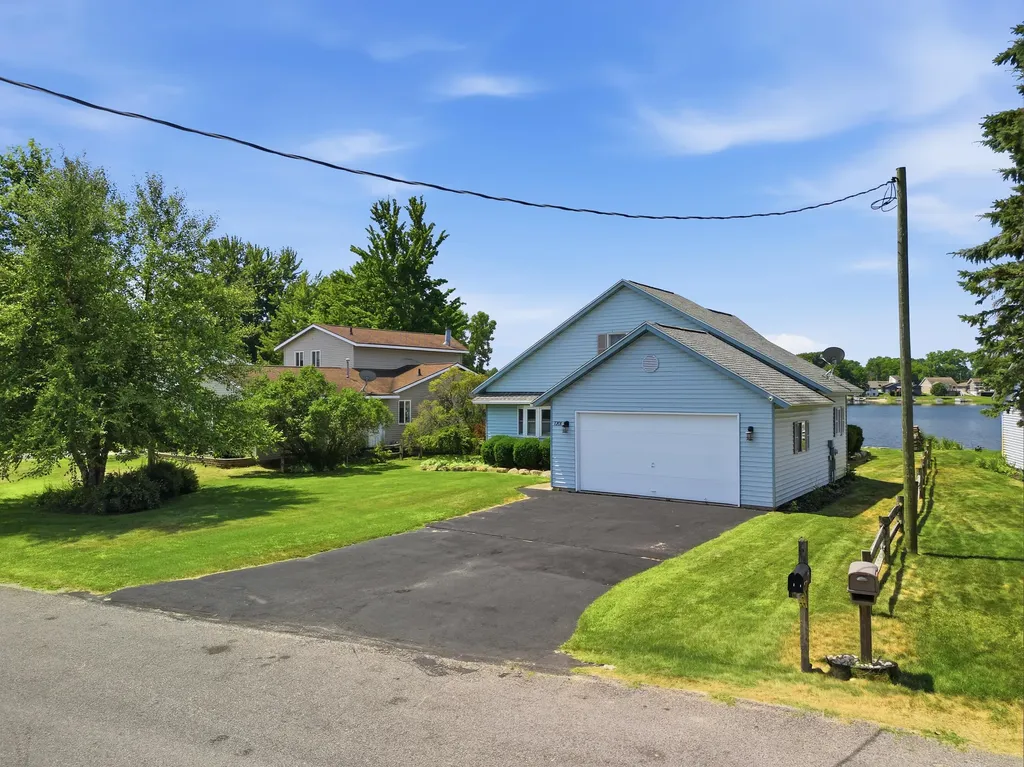 7201 Holiday Drive Morton Township MI 49346